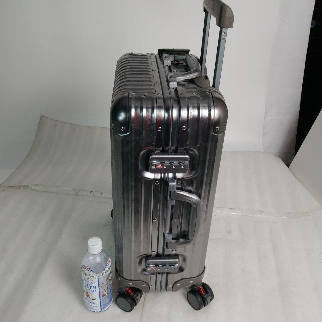 50　訳あり　着脱式タイヤ　オールアルミ製　スーツケース　ジオメ柄ガンメタリック