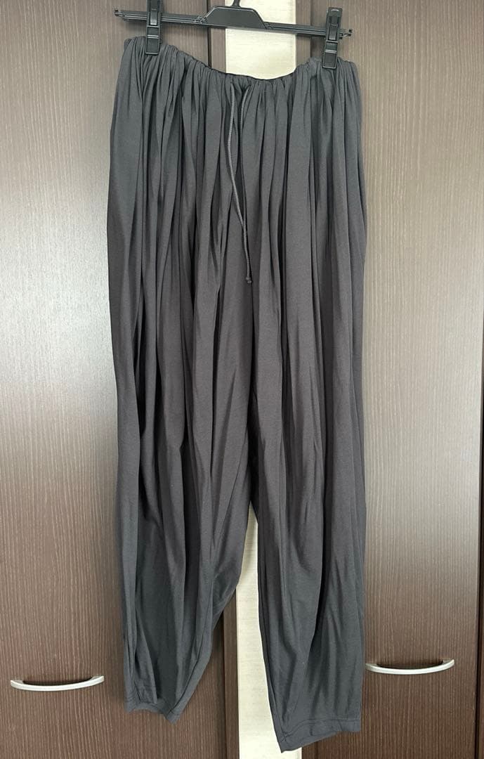 ウエストギャザーバルーンカットパンツ