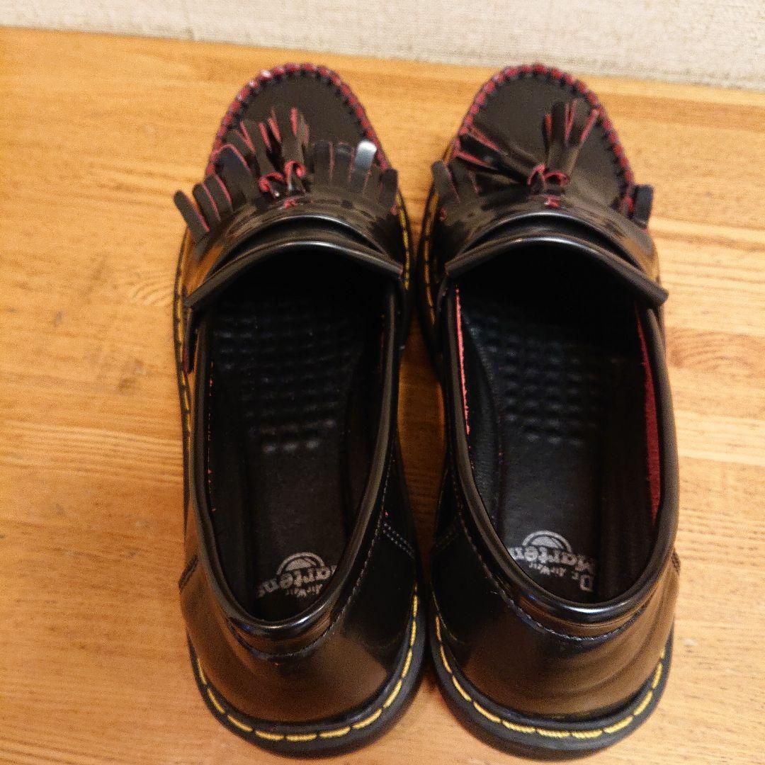 タッセル付きレザーローファー 黒/赤