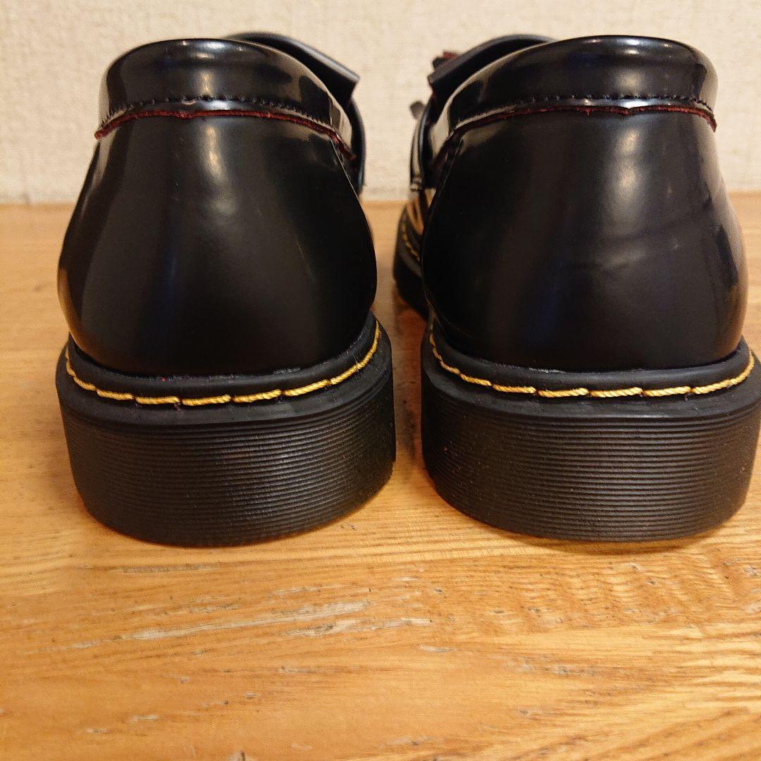 タッセル付きレザーローファー 黒/赤