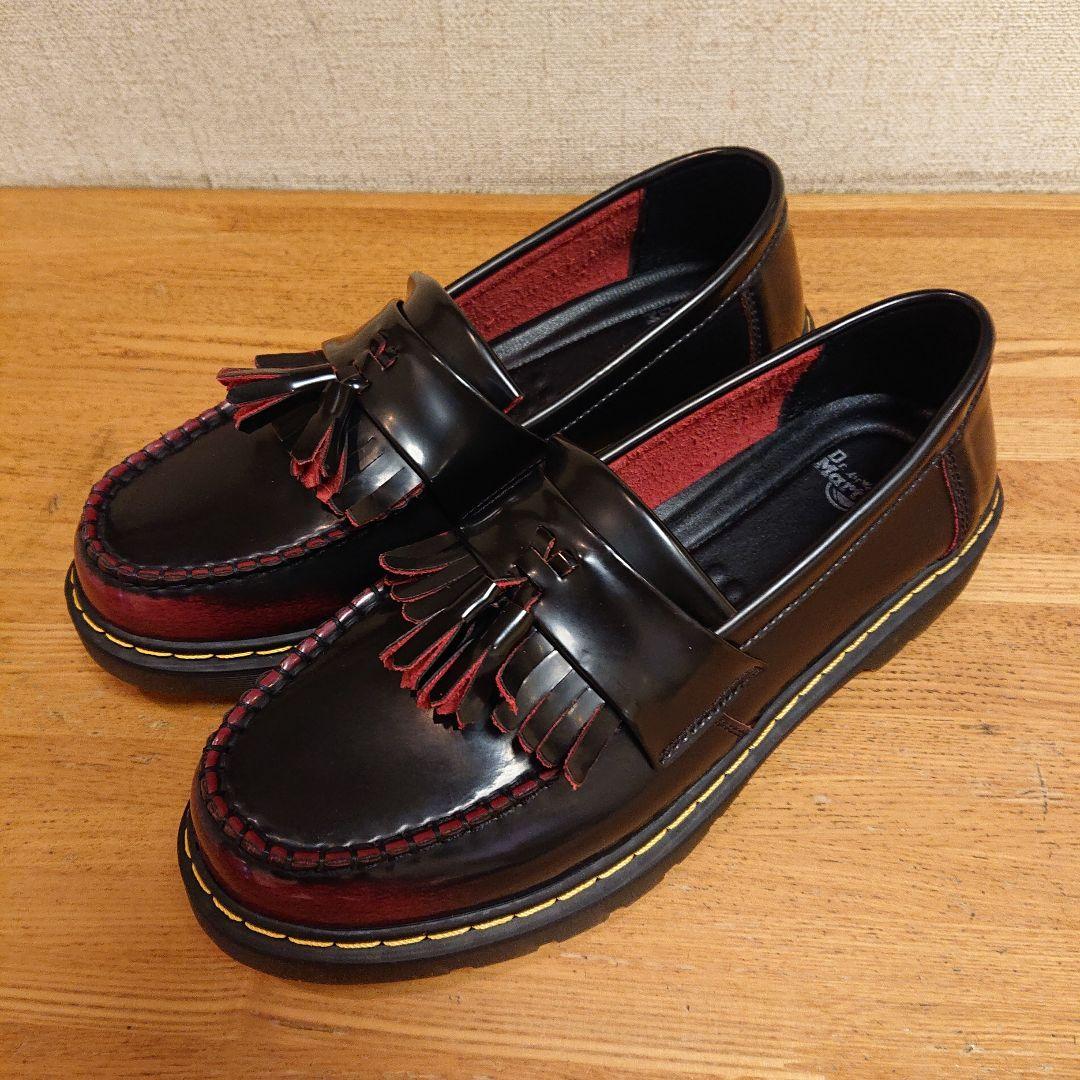 タッセル付きレザーローファー 黒/赤