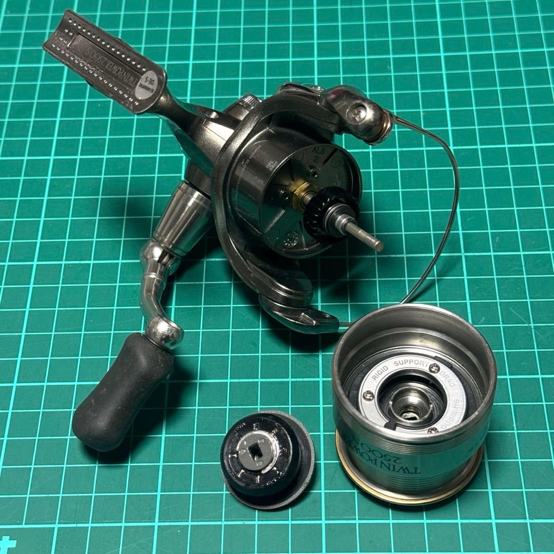 シマノ 05 ツインパワー 2500S