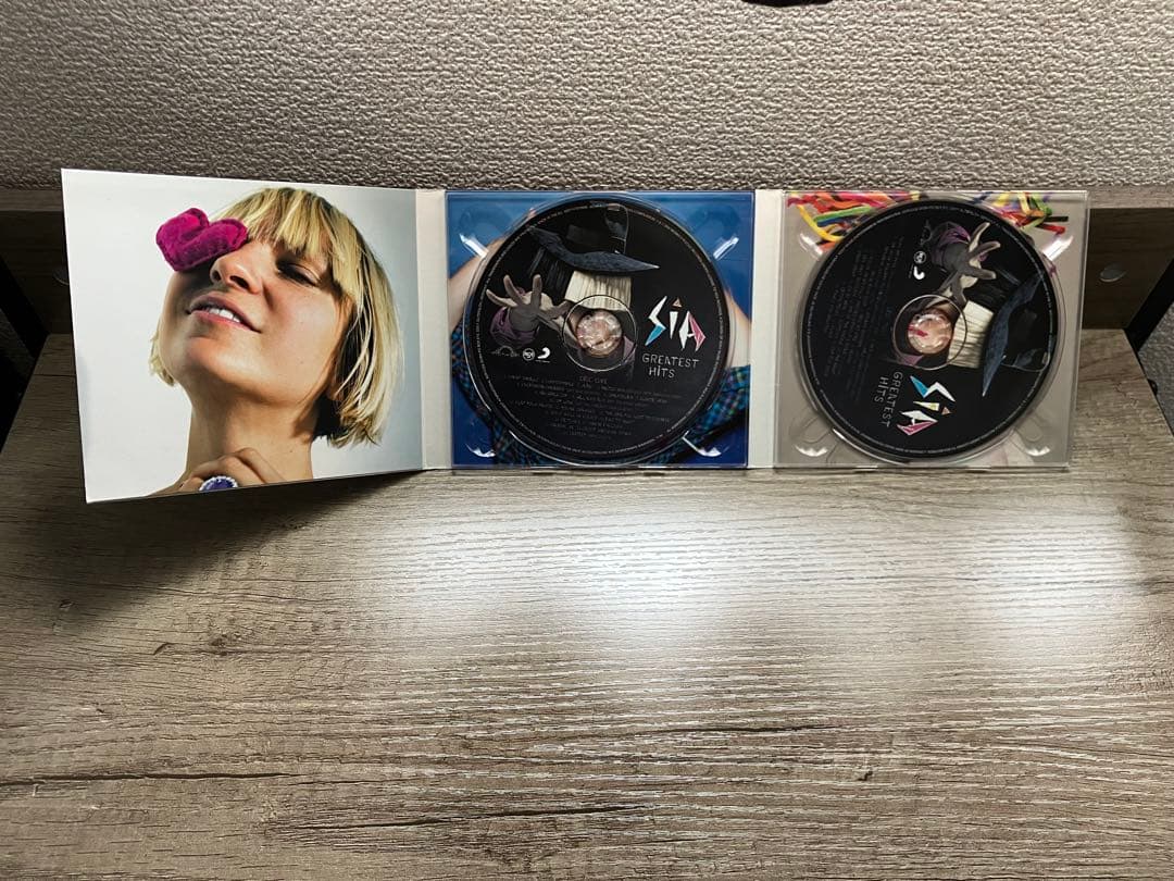 美品！SIA Greatest Hits 2CD set in Digipak