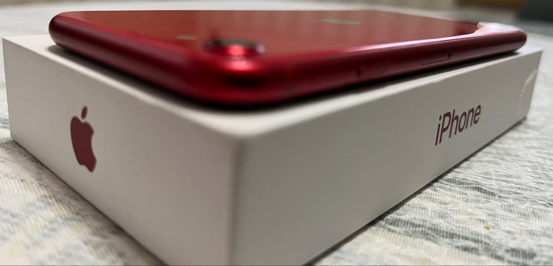 美品iPhone SE 第2世代　64GB PRODUCT (RED)