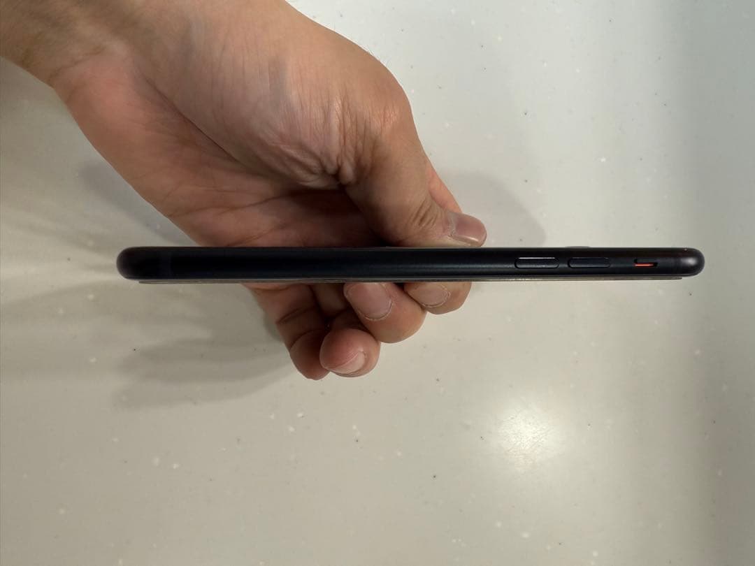 iPhone SE3 (第三世代) 64GB 黒 美品