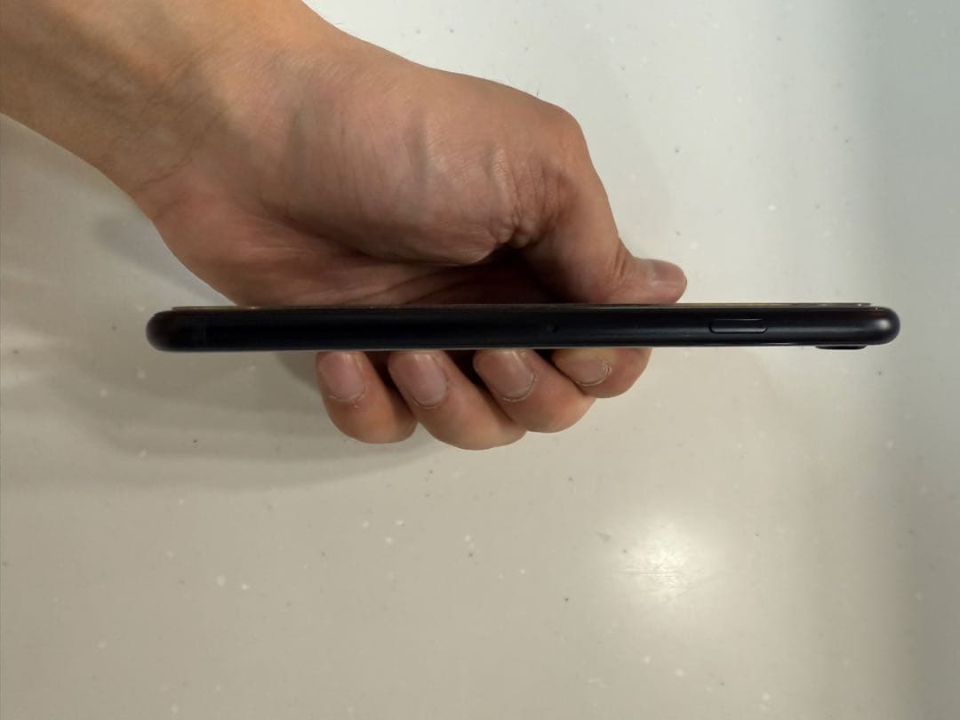 iPhone SE3 (第三世代) 64GB 黒 美品