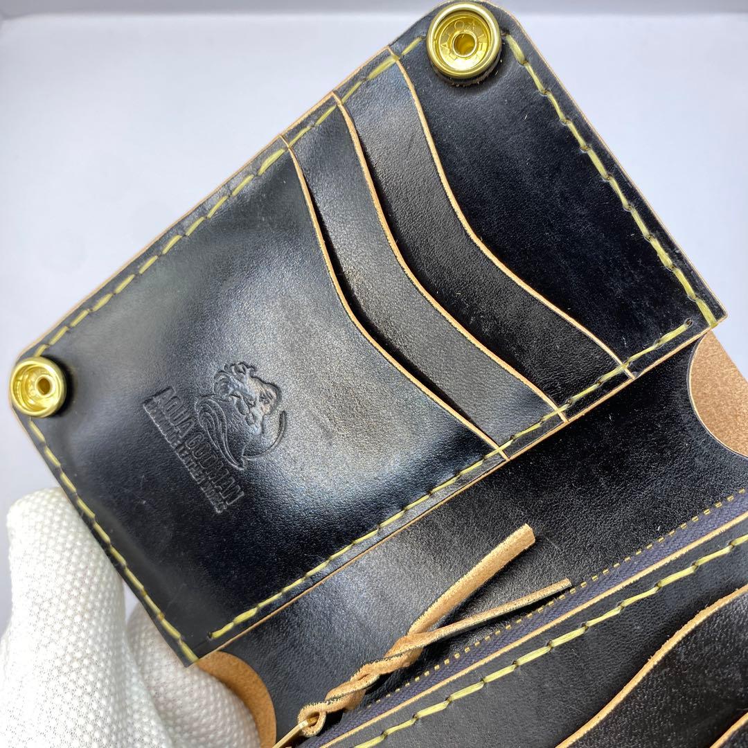 折らずお札収納 真鍮 丘染めブラックの無骨トラッカーウォレット T-MTW729