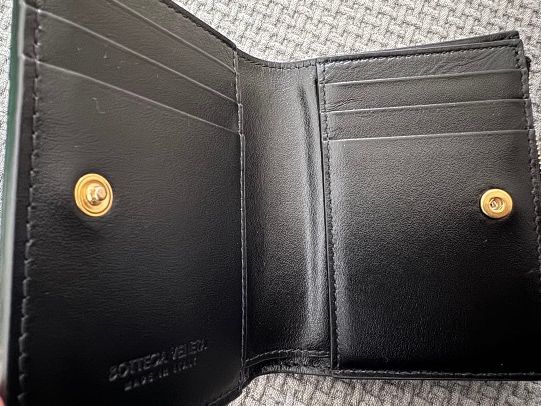 Bottega Veneta ボッテガヴェネタ　ブラックレザー二つ折り財布