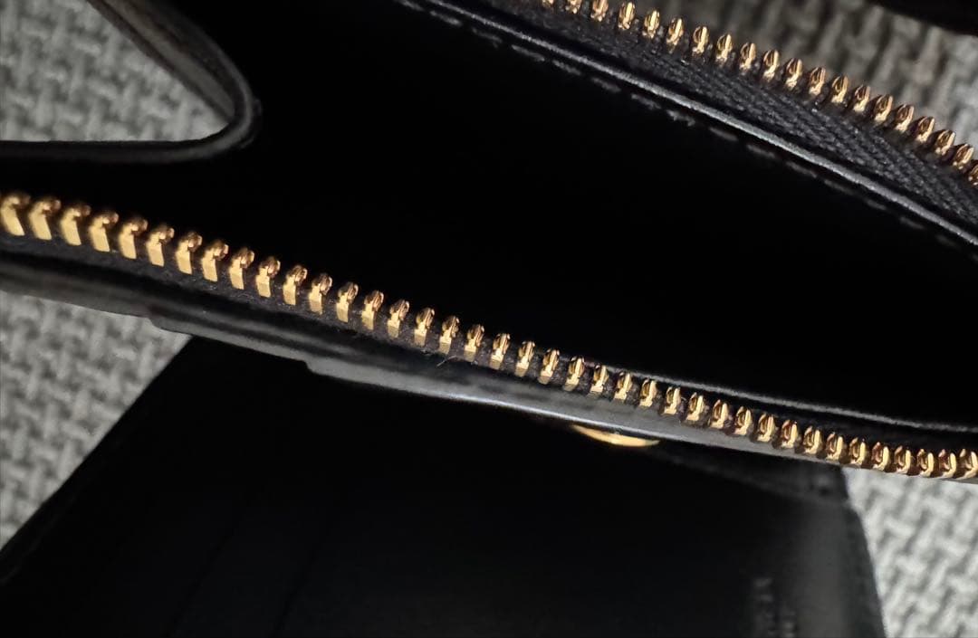 Bottega Veneta ボッテガヴェネタ　ブラックレザー二つ折り財布