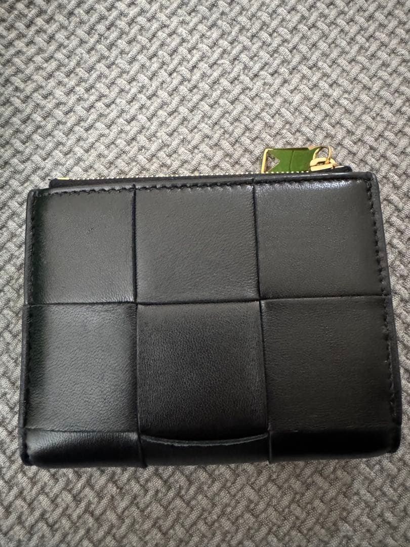 Bottega Veneta ボッテガヴェネタ　ブラックレザー二つ折り財布