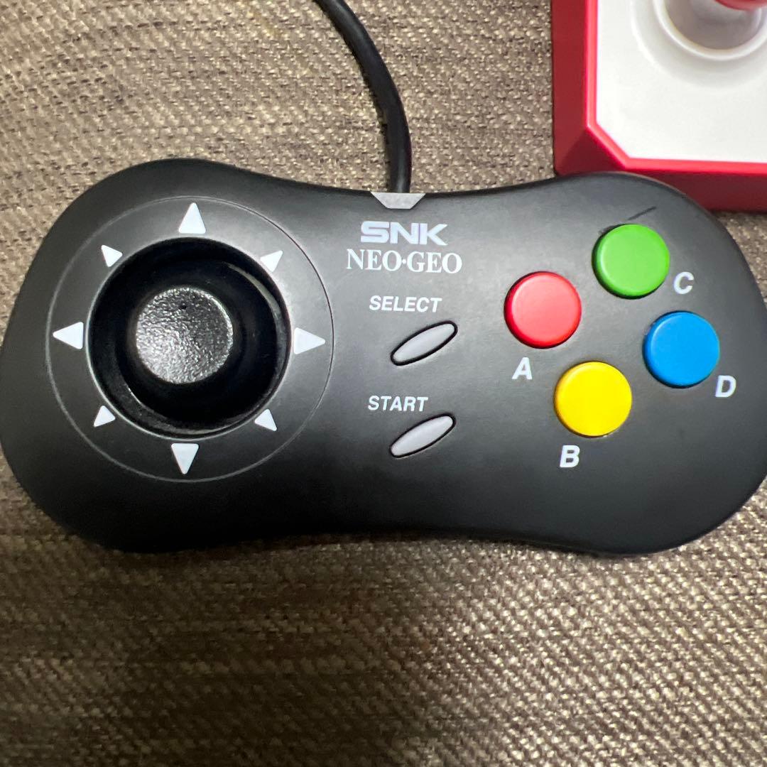 SNK ネオジオミニ本体、コントロールパッド白黒セット