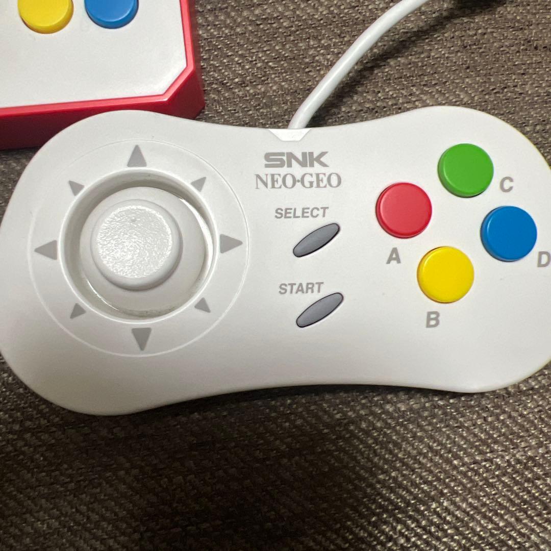 SNK ネオジオミニ本体、コントロールパッド白黒セット