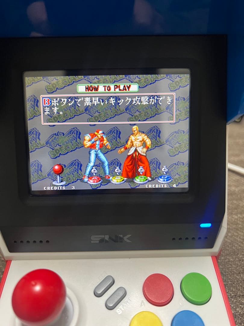 SNK ネオジオミニ本体、コントロールパッド白黒セット