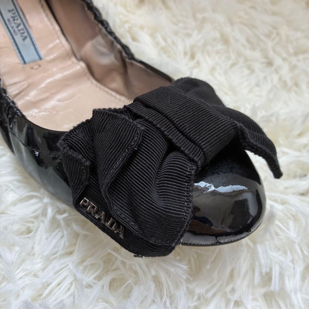 PRADAプラダ　エナメル　リボン　ロゴ　パンプス.