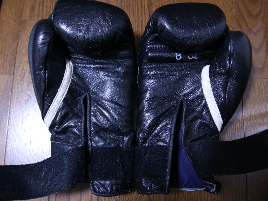 【最終値下げ】Winning ボクシンググローブ 8oz 黒 中古