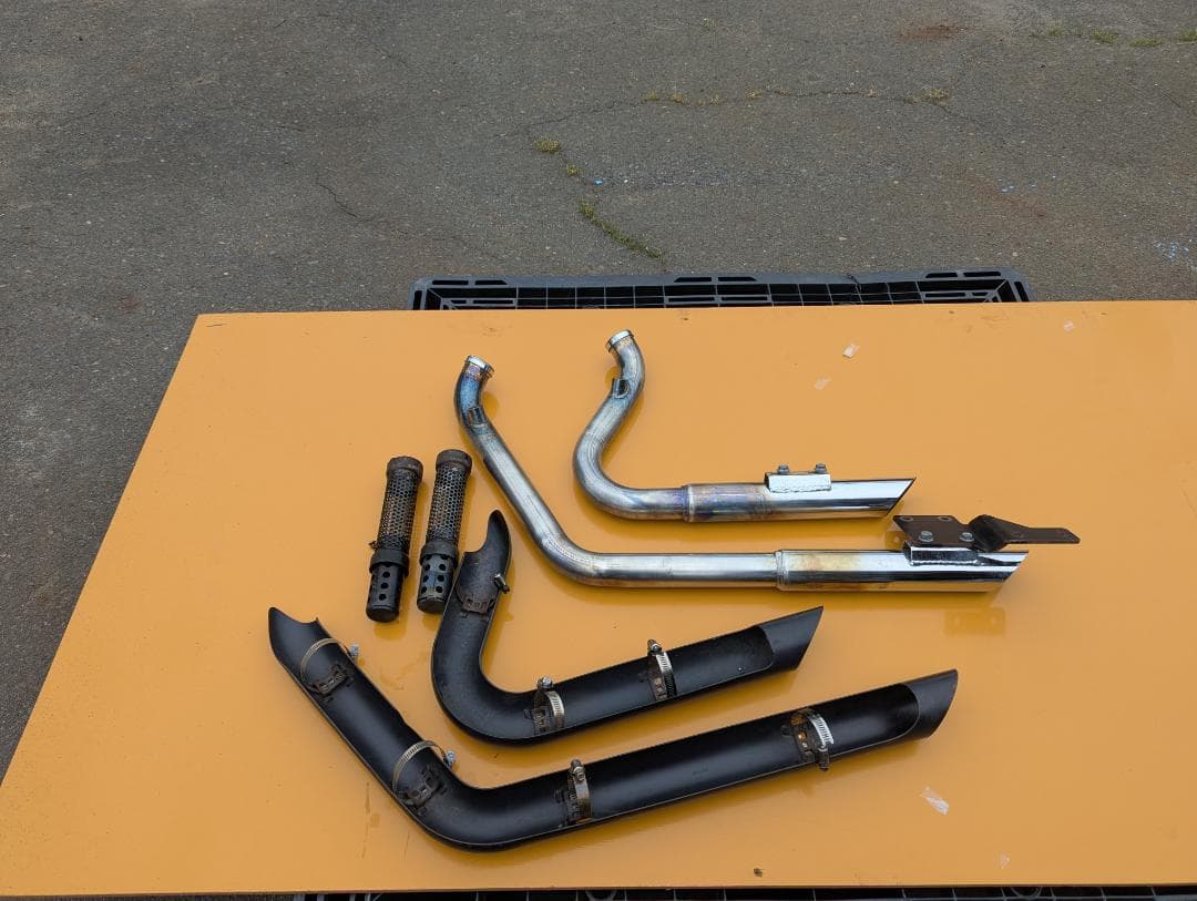 ハーレー VANCE＆HINES製ショートショット スタッガードマフラー