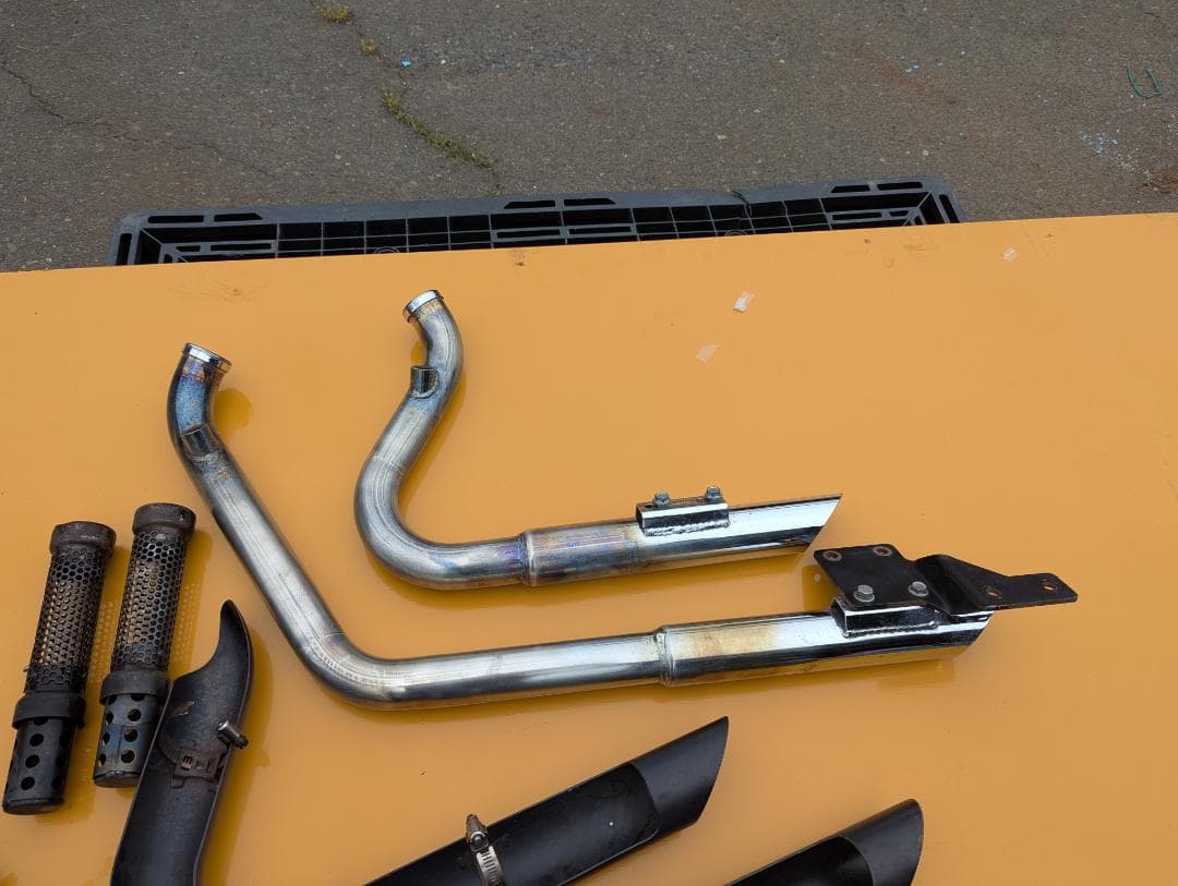 ハーレー VANCE＆HINES製ショートショット スタッガードマフラー