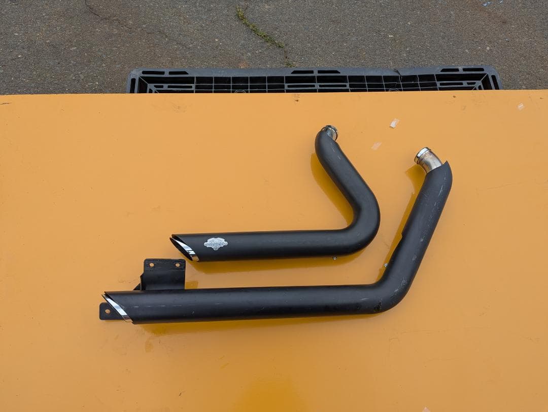 ハーレー VANCE＆HINES製ショートショット スタッガードマフラー