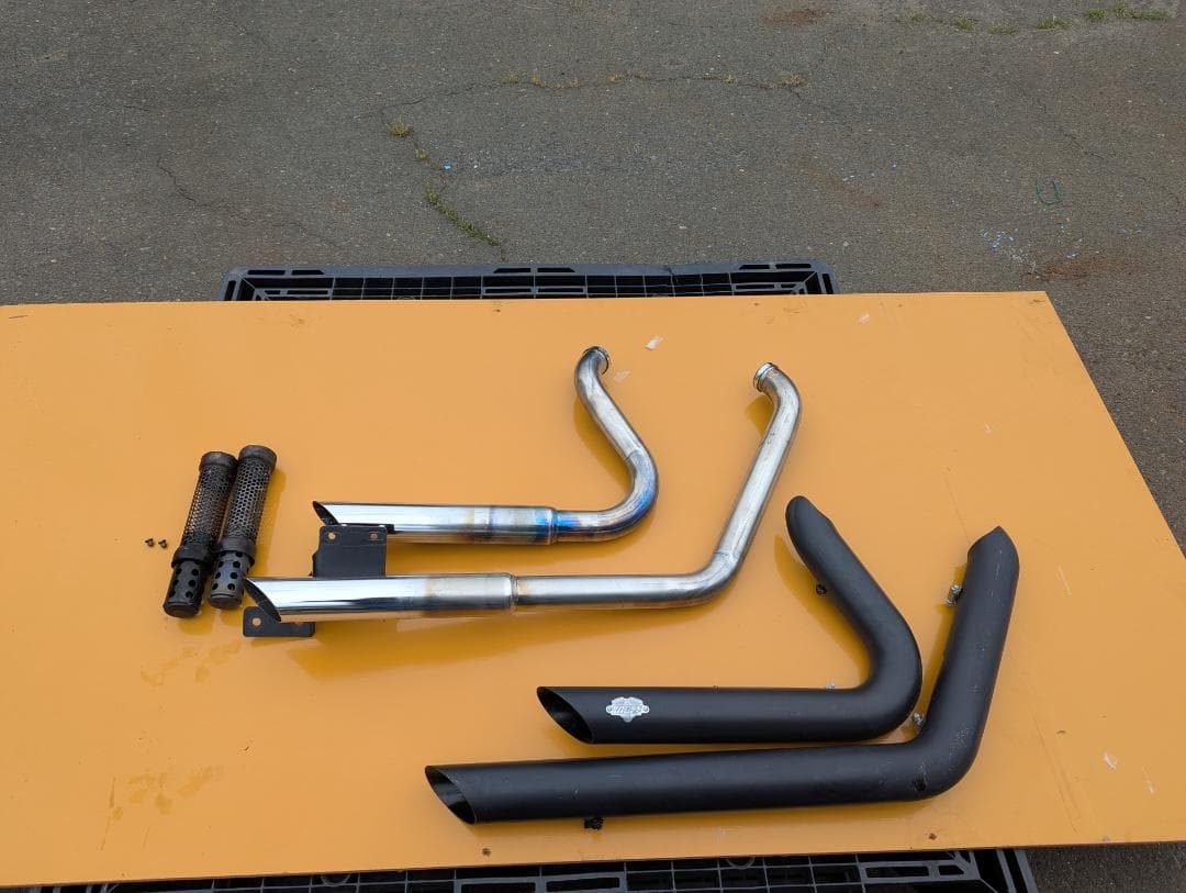 ハーレー VANCE＆HINES製ショートショット スタッガードマフラー