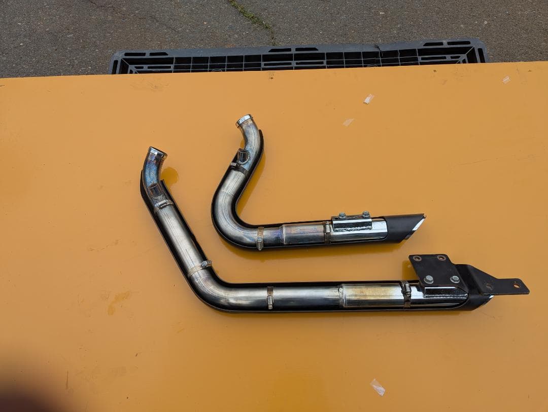 ハーレー VANCE＆HINES製ショートショット スタッガードマフラー