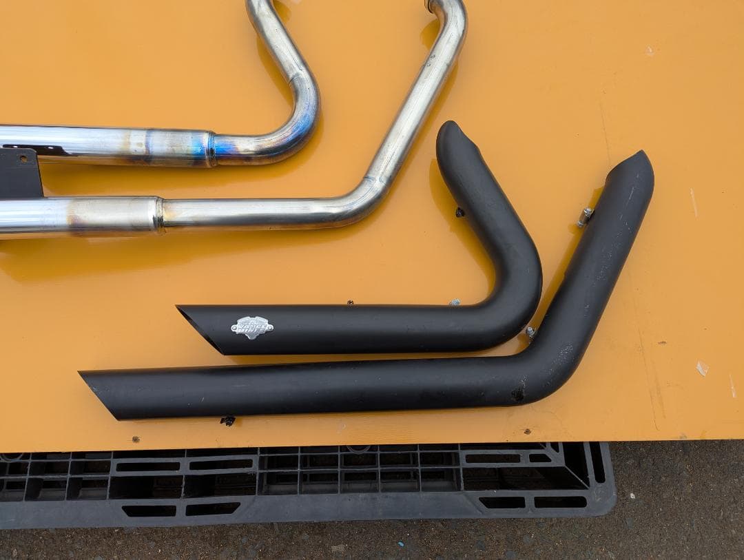 ハーレー VANCE＆HINES製ショートショット スタッガードマフラー