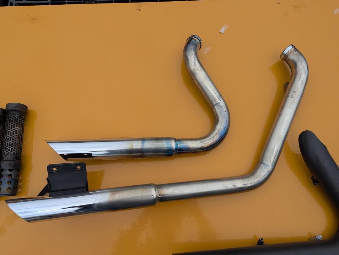 ハーレー VANCE＆HINES製ショートショット スタッガードマフラー