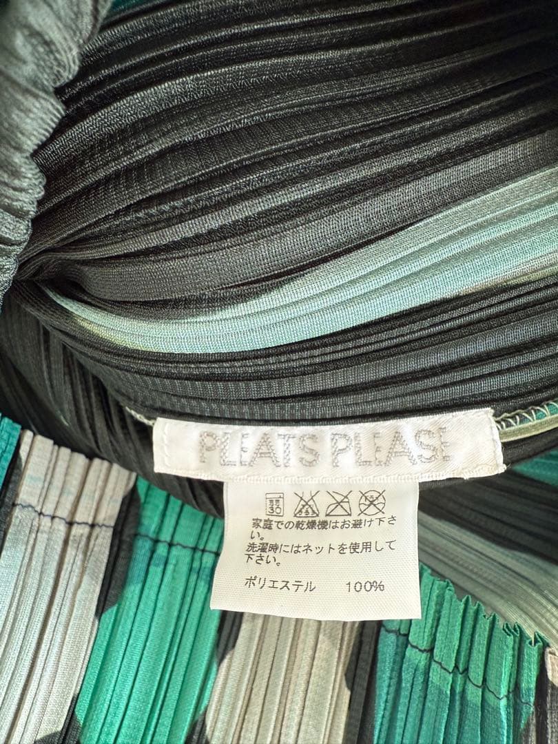 PLEATS PLEASE プリーツプリーズ イッセイミヤケ 長袖カットソー