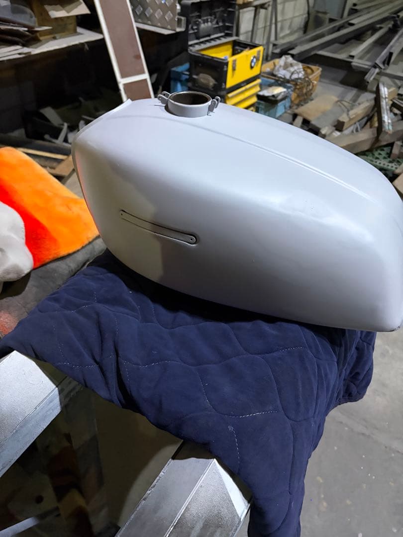 T*様 gt380 タンク