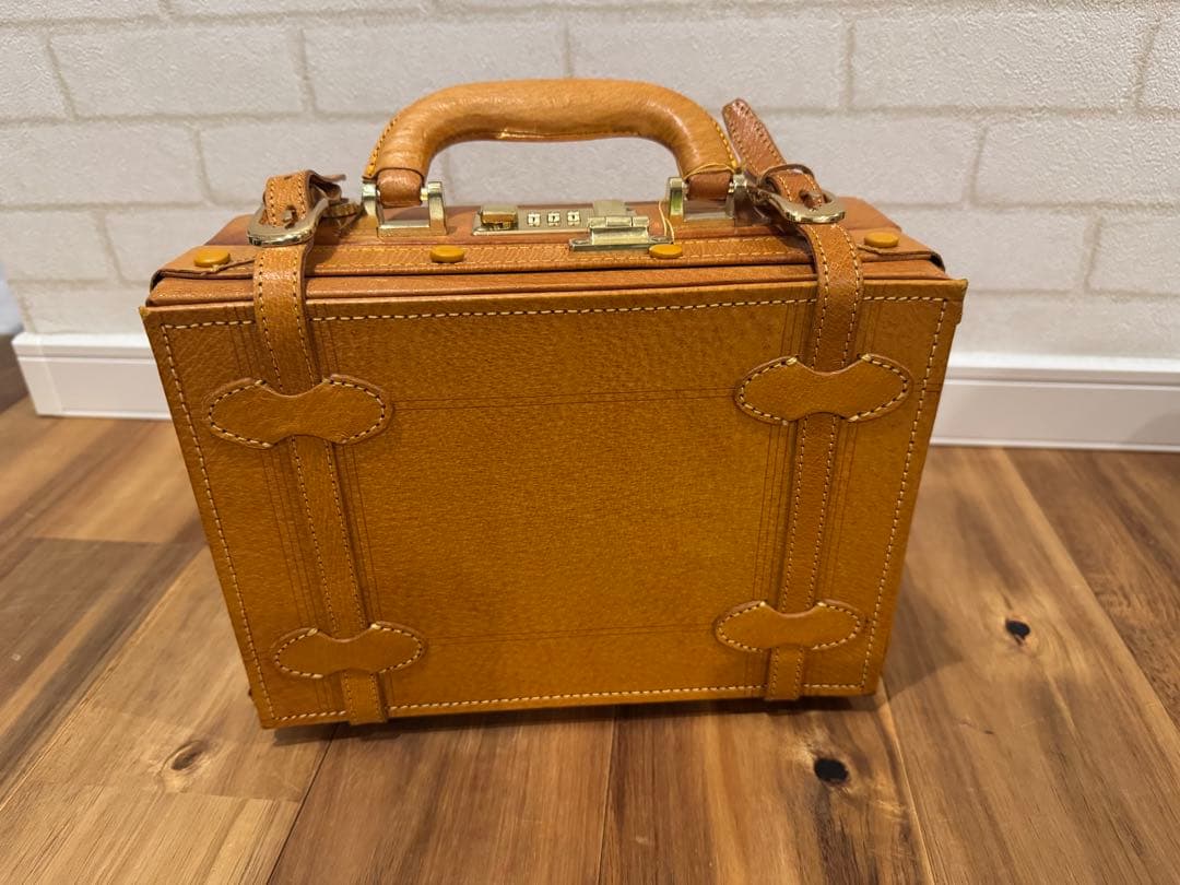 【未使用】LEAVESリーブス　レザー　ミニトランク　レトロ　ハンドメイド　底鋲