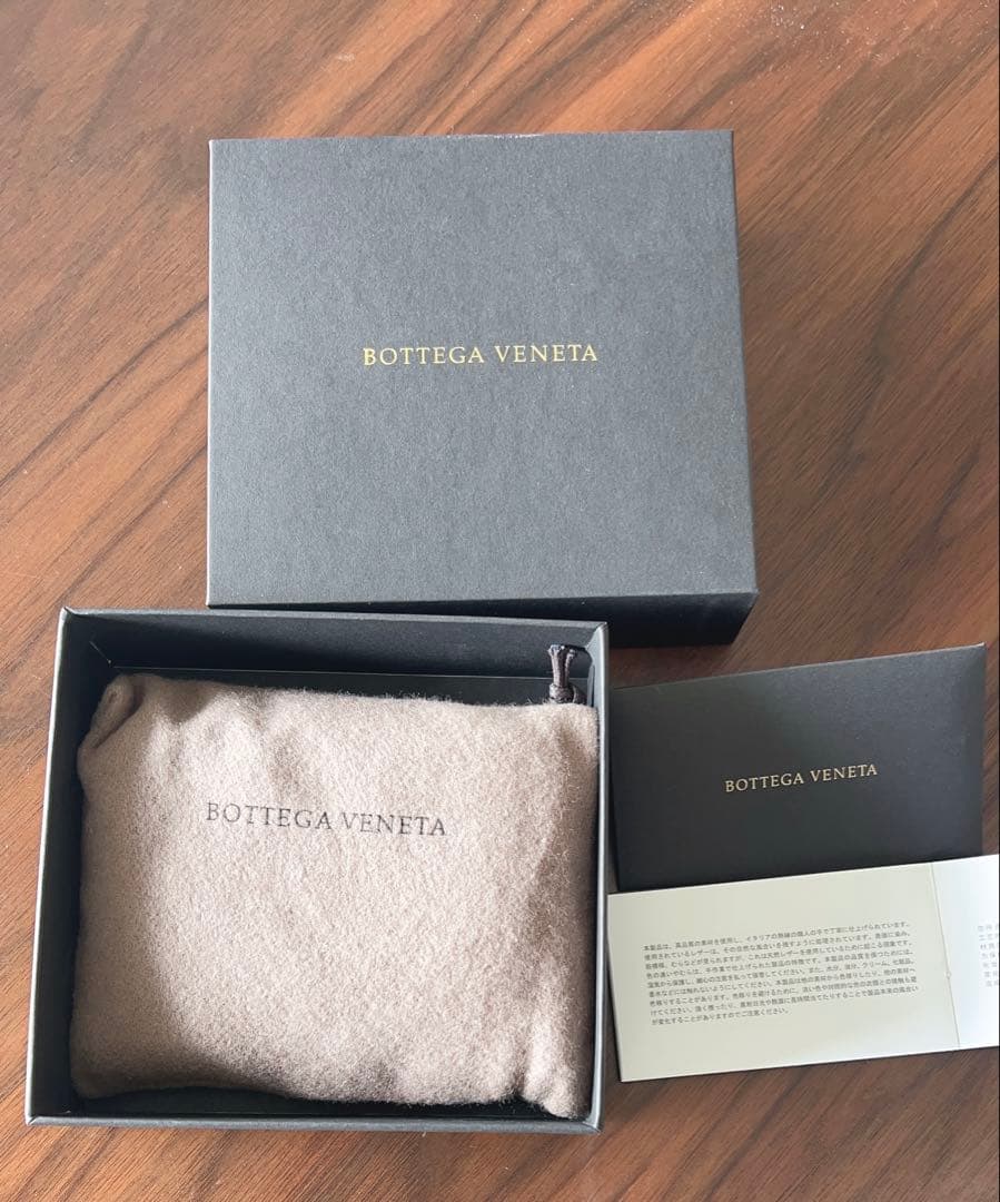 ボッテガヴェネタ ミニ財布　ラウンドジップ イントレチャート