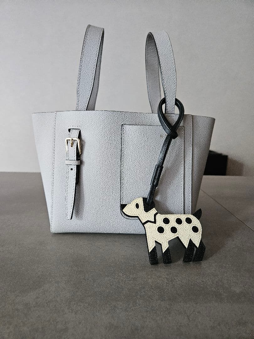 ヴァレクストラ　レザーバッグチャーム　犬