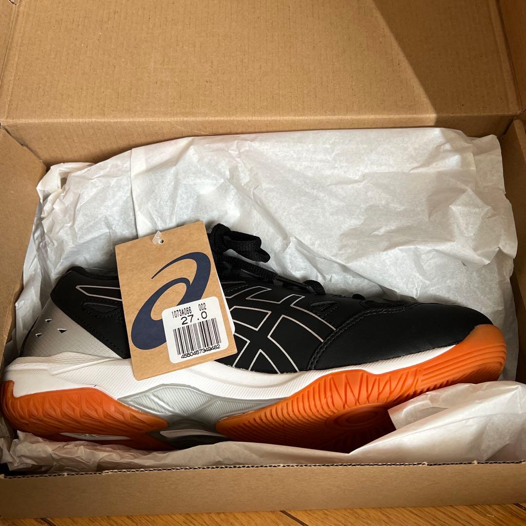 バレーシューズ