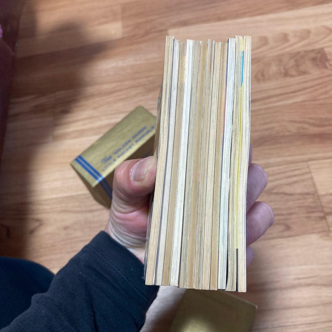 洋書 Golden Dozen Little Pocket Manuals