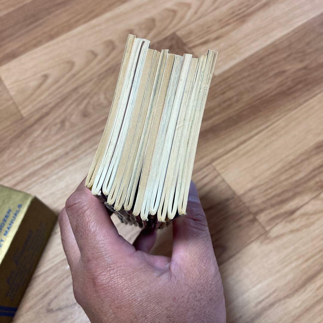 洋書 Golden Dozen Little Pocket Manuals