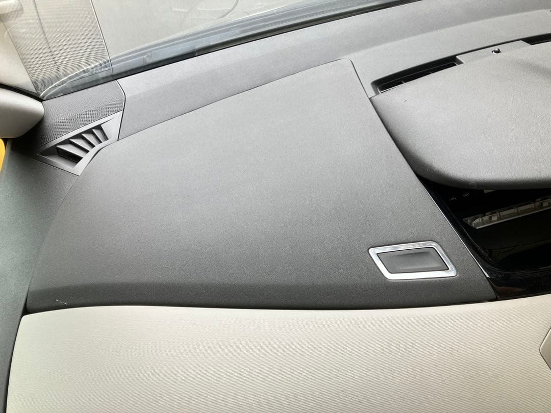 美品！シトロエンC4ピカソ　ダッシュボードフタ左右