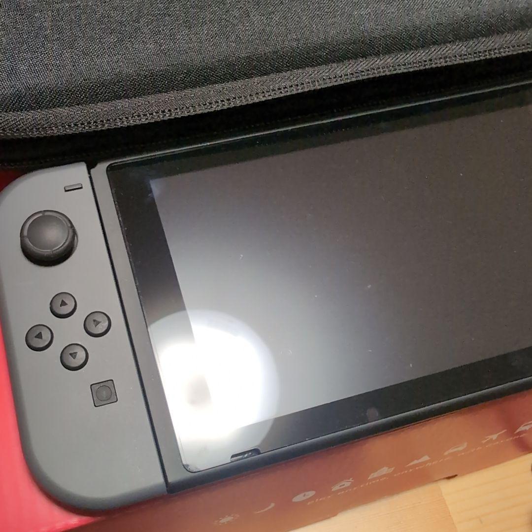 Nintendo　Switch　本体　ケース付き　任天堂　グレー