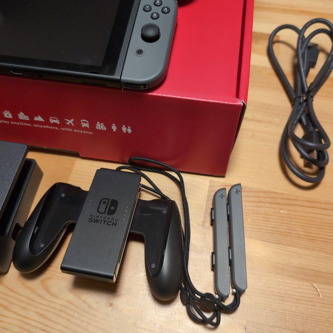Nintendo　Switch　本体　ケース付き　任天堂　グレー