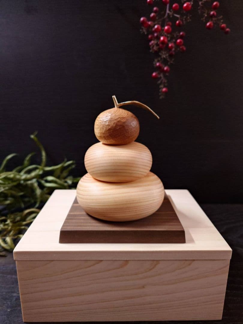 木製鏡餅 小 手彫り橙 木箱入り