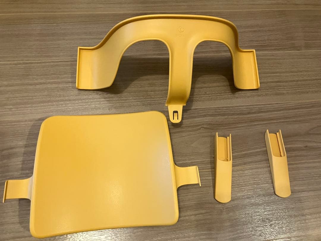 ベビーセット付属　ストッケ トリップトラップ　サンフラワーイエロー