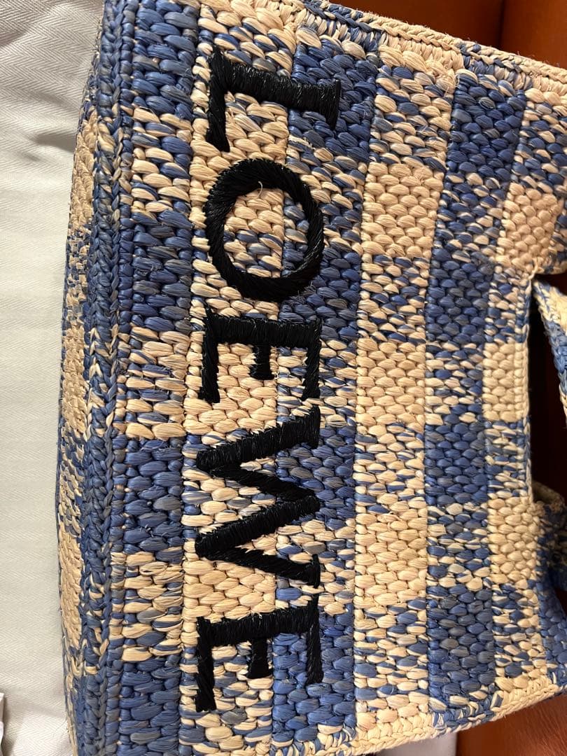 LOEWE♡2025SS新品フォントトートスモール