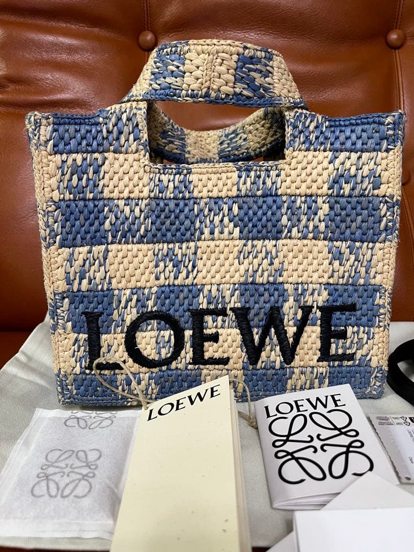 LOEWE♡2025SS新品フォントトートスモール