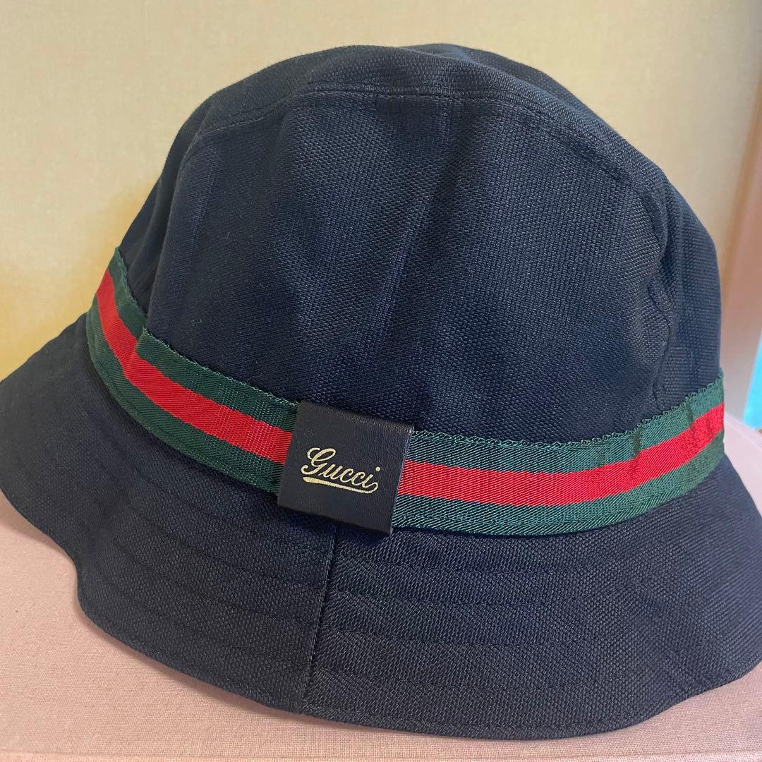 Gucci バケットハット ブラック　S 旅行　帰省