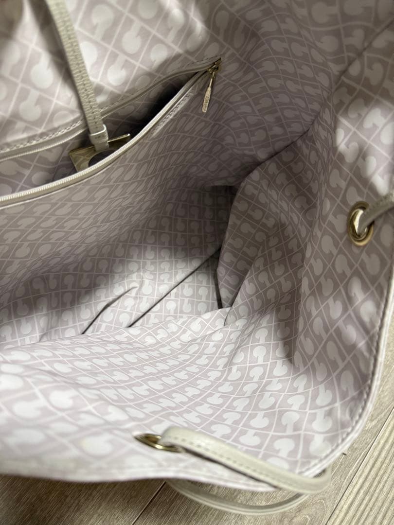 ゲラルディーニロゴ入りライトベージュトートバッグ