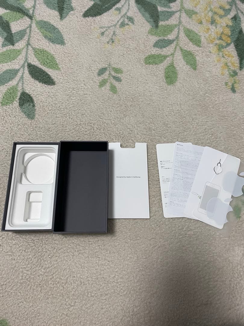 Apple iPhone 8 スペースグレー 本体 中古