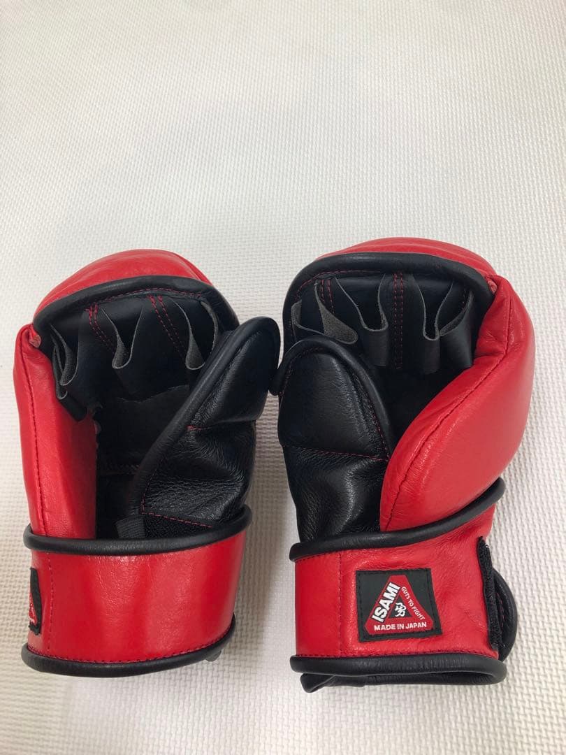 ISAMI パウンドグローブ 赤