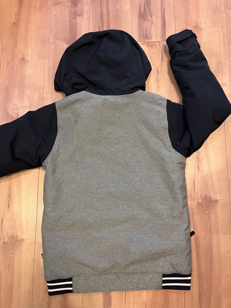 値下げしました！BURTON キッズ　スノーボードウェア 130