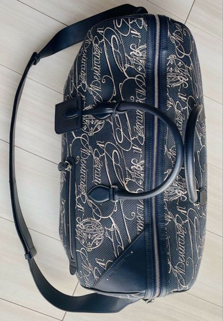 【ベルルッティ】スクリプトロゴプリント ボストンバッグ