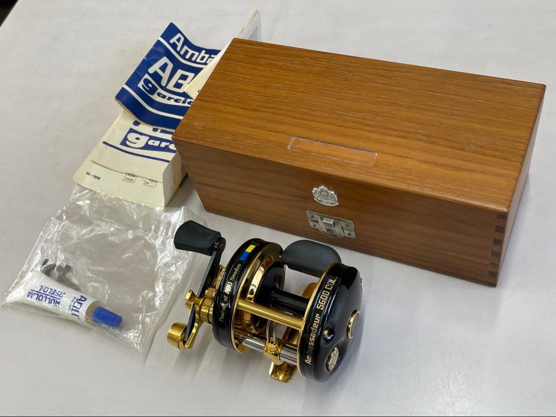 83年 ABU AMBASSADEUR 5600CDL #831000 NIB