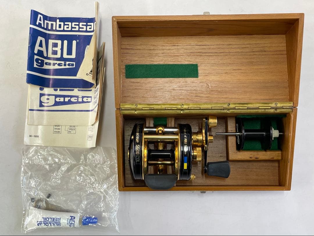83年 ABU AMBASSADEUR 5600CDL #831000 NIB