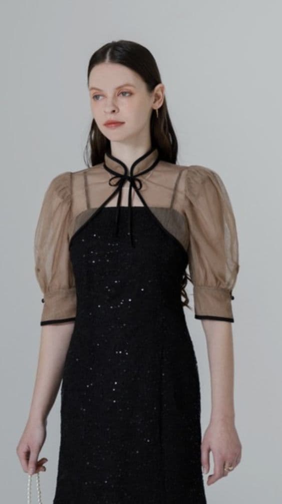 エレガントなブラックパーティードレス